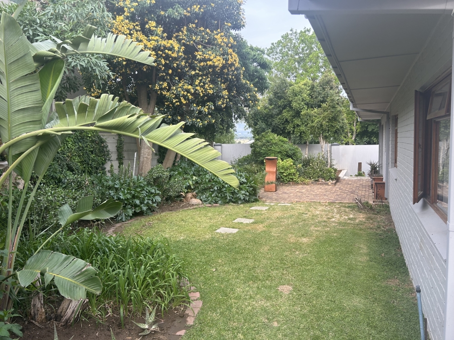 3 Bedroom Property for Sale in Roodeberg Western Cape